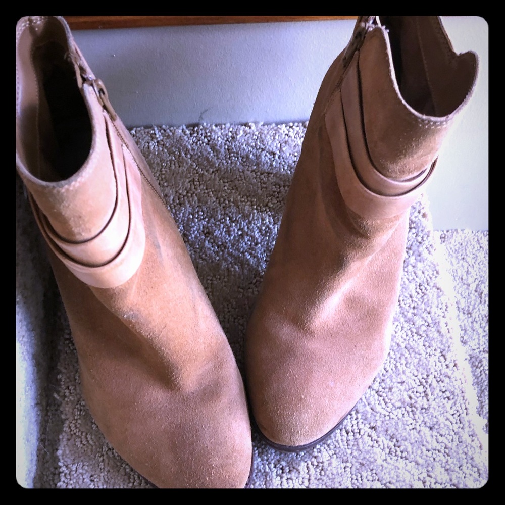 Gianni bini booties suede like